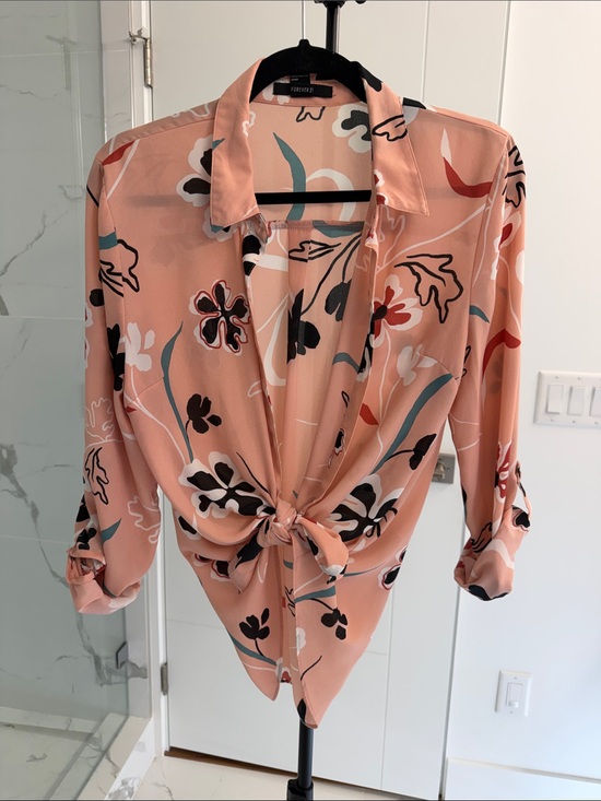 Forever 21 Tops - Forever 21 Peach Floral Tie-Front Blouse Ptp 19”